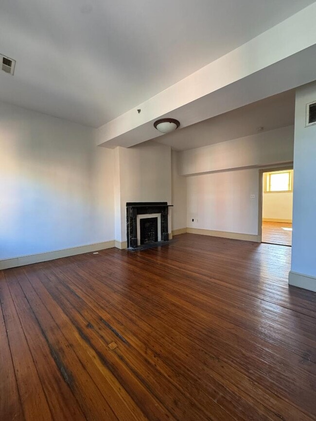 Building Photo - 26 W Old St