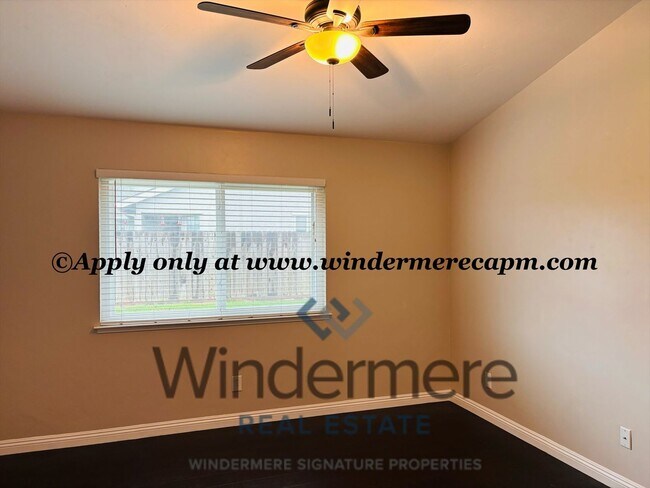 Building Photo - Available now! Charming 3-bed, 2-bath Gem in East Del Paso Heights- Your Perfect Home Awaits!