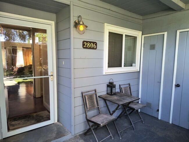 Building Photo - SHORT TERM RENTAL! Fully Furnished and Mov...