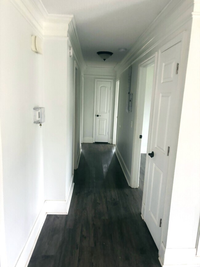 Building Photo - 82 Oliver Dr