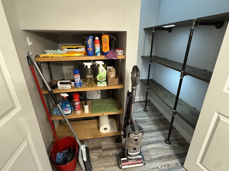 Building Photo - 9612 NE 121st Ln