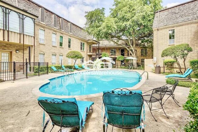 Building Photo - All bills  included condo,  close To TCU