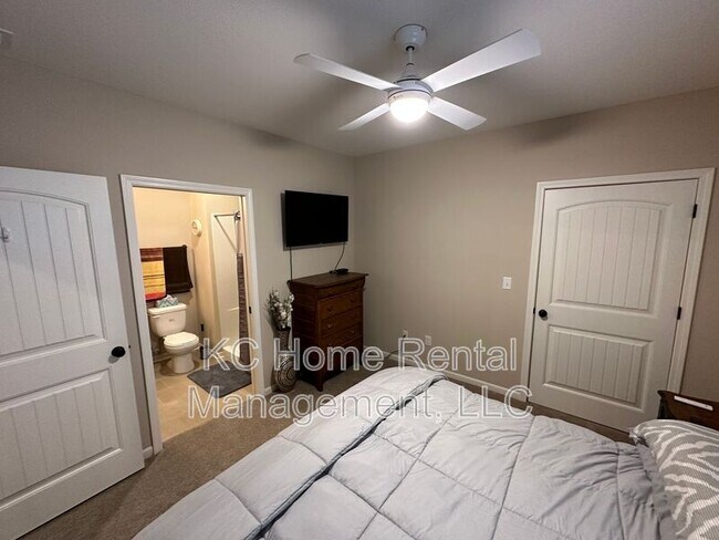 Building Photo - 2807 NE Sonora Valley Dr