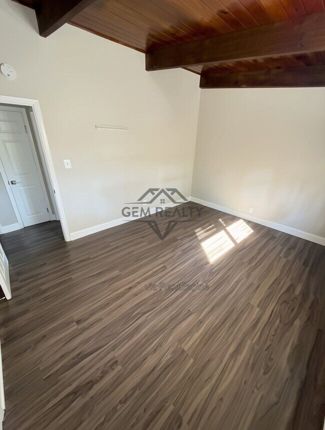 Building Photo - 13443 Millwood Dr