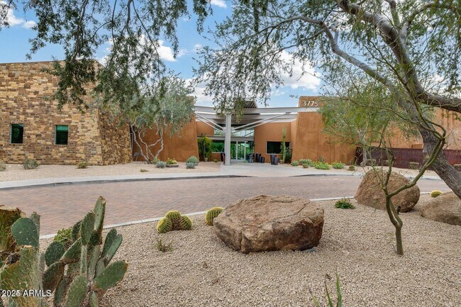 Building Photo - 3603 E Salter Dr