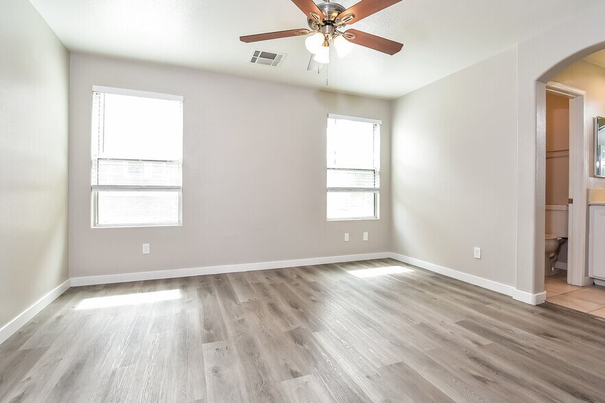 Building Photo - 11957 Haven St