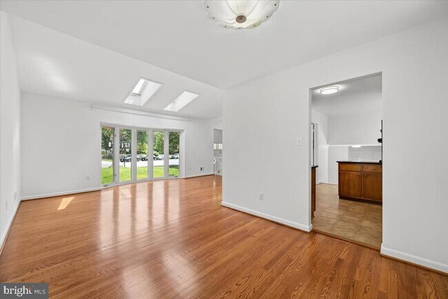 Building Photo - 9202 Wilmett Ct