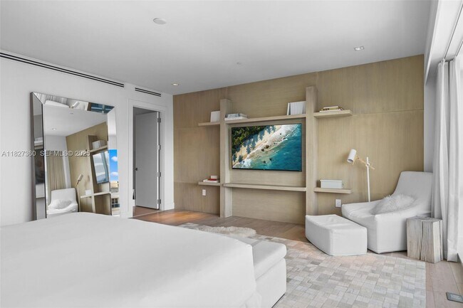 Building Photo - 102 24th St