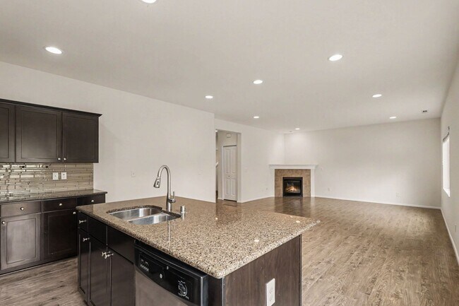 Building Photo - 3005 Eagle Loop NE