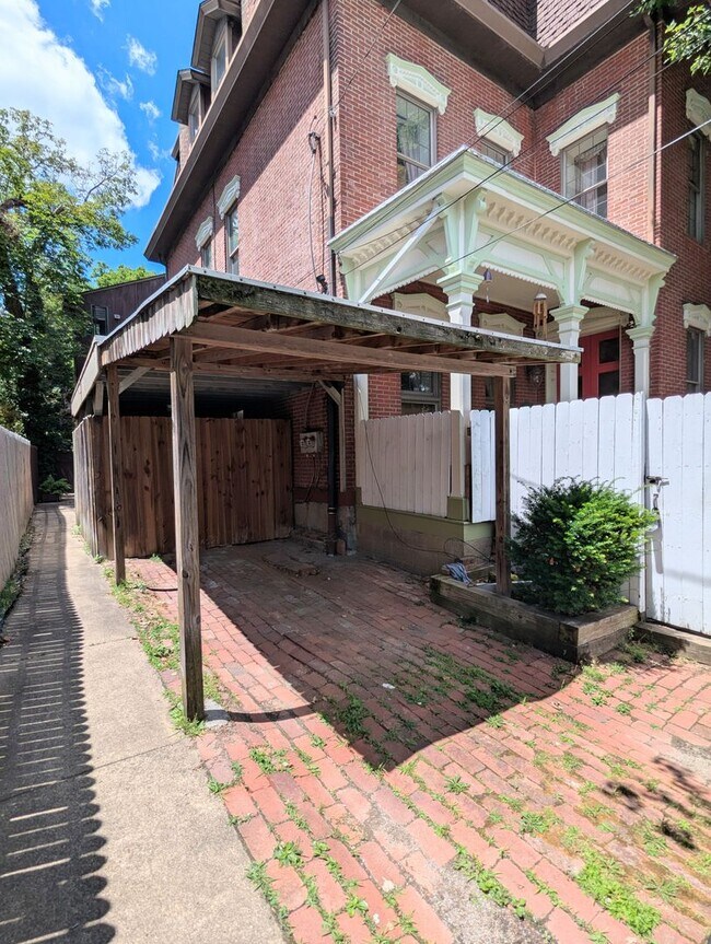 Building Photo - 312 Denniston St