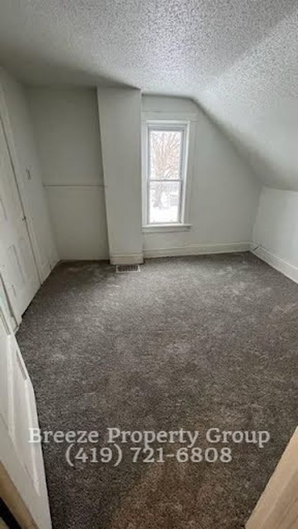 Building Photo - 2564 Foraker Ave