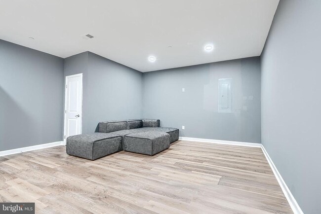 Building Photo - 7123 Starmount Ct
