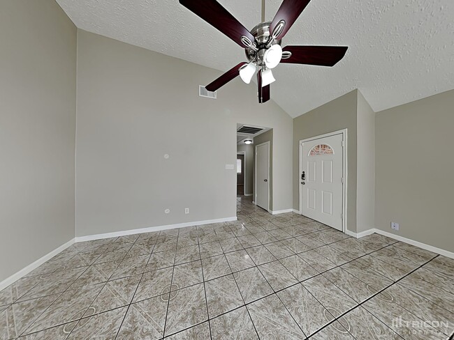 Building Photo - 8711 Croteau Dr