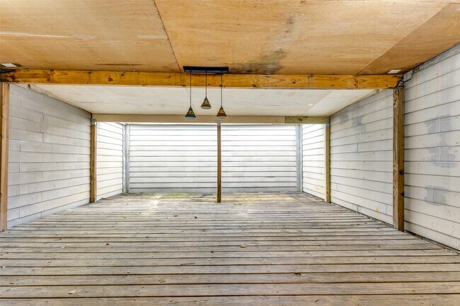 Building Photo - 1643 S Kirkwood Rd