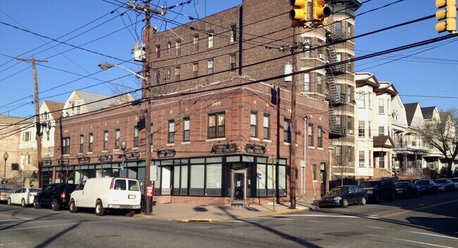 Building Photo - 50 49th St