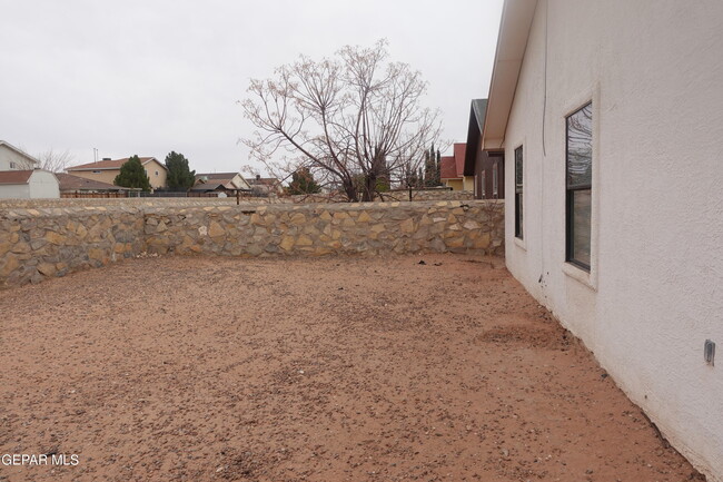 Building Photo - 12345 Tierra Apache Rd