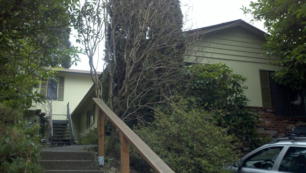 Primary Photo - 410 SE 19th Ave