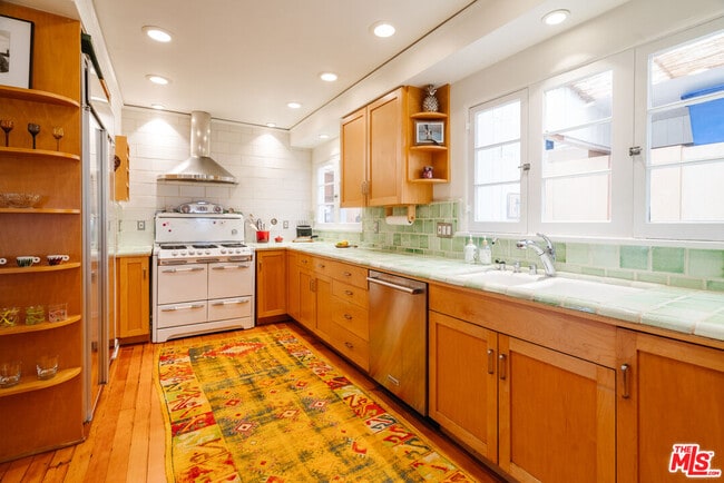 Building Photo - 1311 Maple St