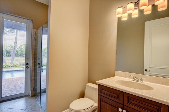 Building Photo - 6669 Cobia Cir