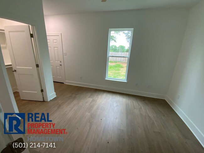 Building Photo - 2265 Rosemary Dr