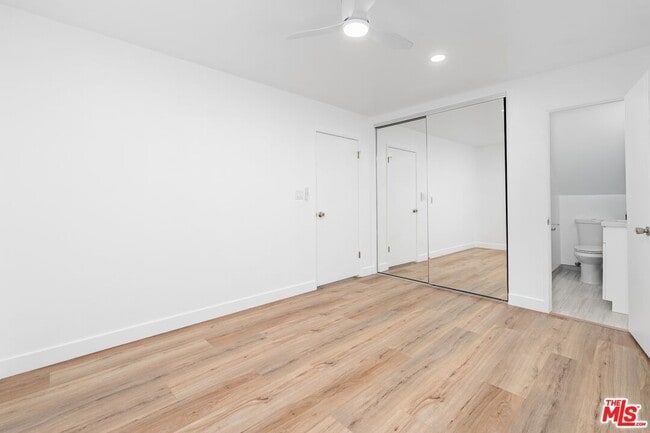 Building Photo - 122 Buccaneer St