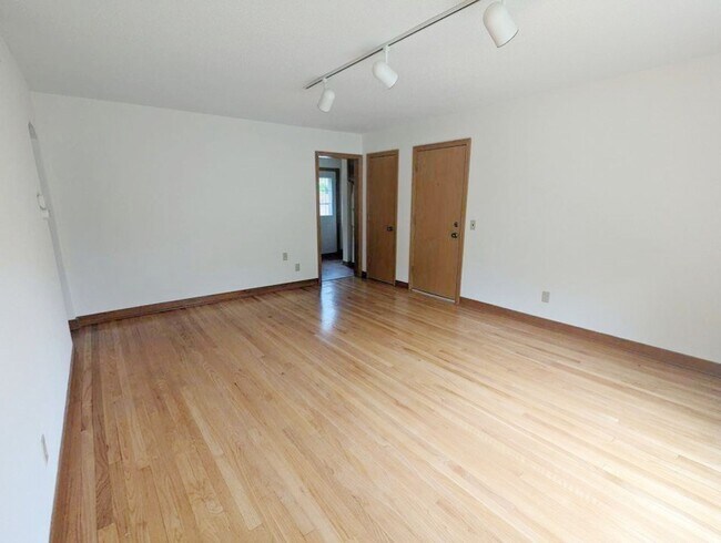Building Photo - 3118 Harvey St