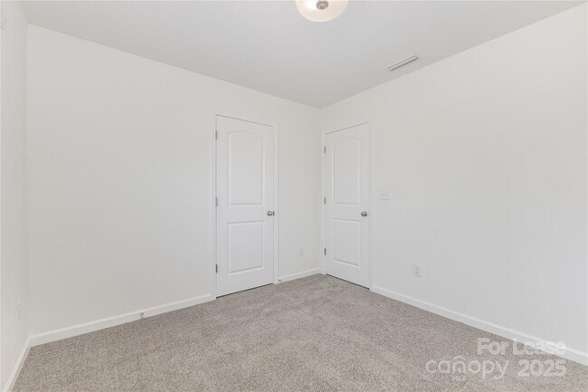 Building Photo - 4938 Staffordshire Ln