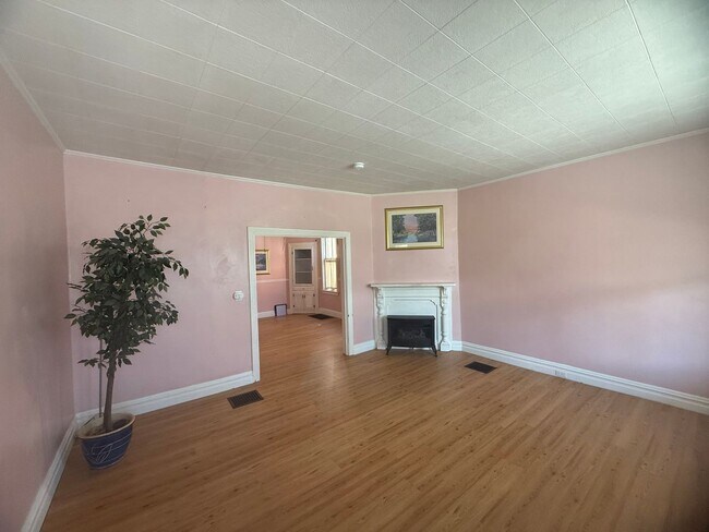 Building Photo - 3 bedroom 1.5 bathroom Town-home for rent in Carlisle