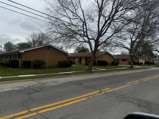 Building Photo - ONE11 RESIDENCES - MT CLEMENS - APARTMENTS