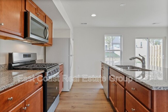 Building Photo - 11 Mengel Rd