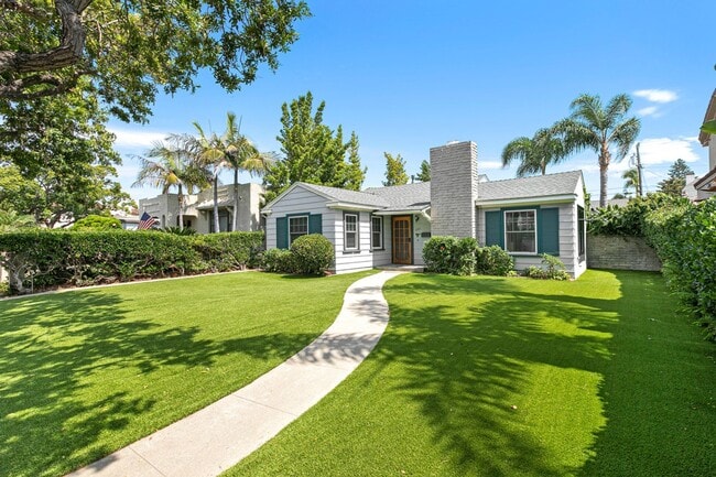 Building Photo - In the heart of the Coronado Village!