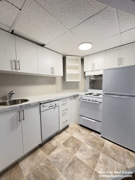 Building Photo - 475 Commonwealth Ave