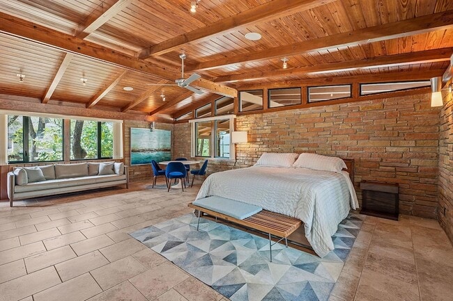Building Photo - 407 Almarion Dr