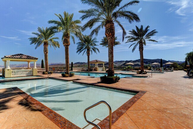 Building Photo - Luxury Resort Style Condo in Lake Las Vegas