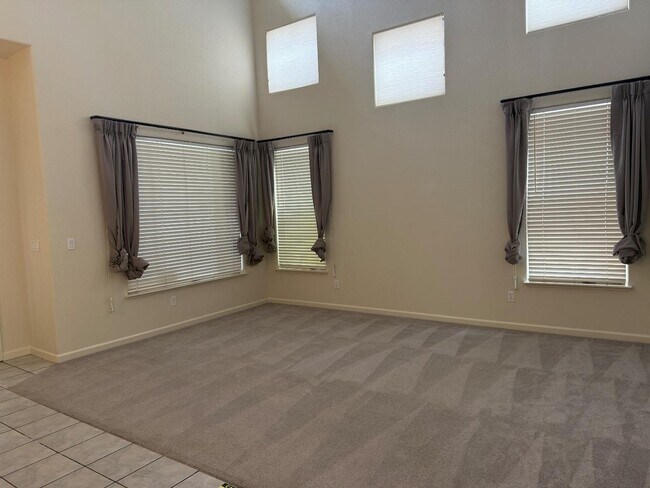Building Photo - 2521 Marta Bella Way