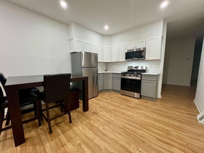 Building Photo - Newly Renovated 2-Bedroom Apartment in Hunting Park! PHA ACCEPTED!