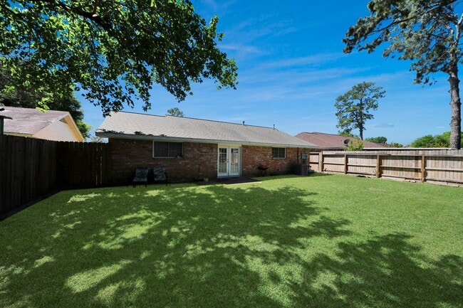 Building Photo - 7414 Battlewood Dr