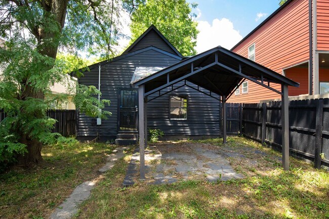 Building Photo - 1209 S Randolph St