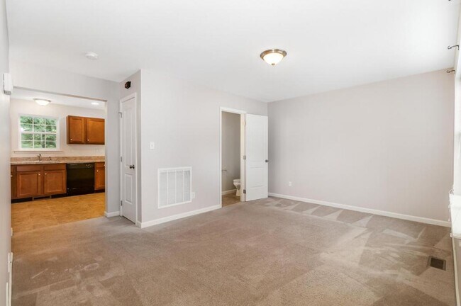 Building Photo - 39 Crooked Dr