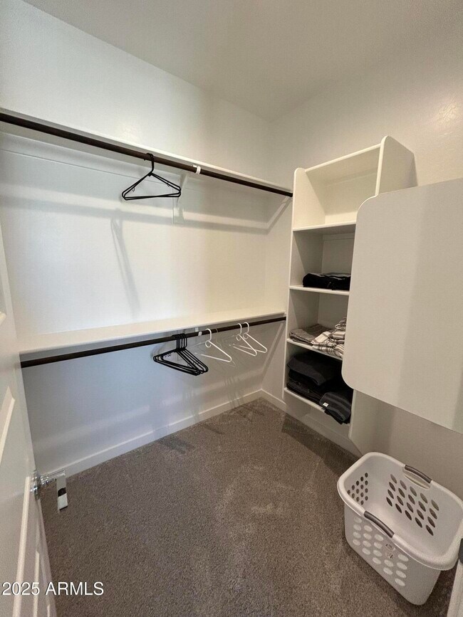 Building Photo - 4073 E Amoroso Dr