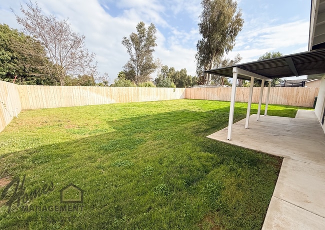 Building Photo - Homes Management - 3 Bed, 2 Bath House in Escondido