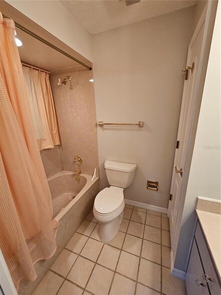 Building Photo - 6539 Brentwood Dr.