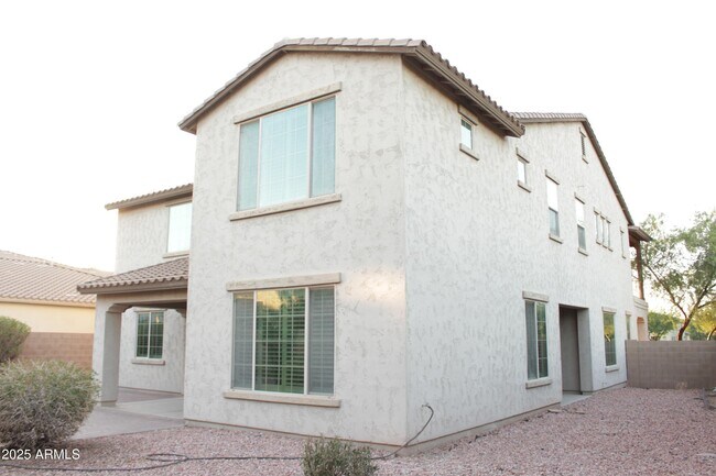 Building Photo - 3951 E Horseshoe Pl