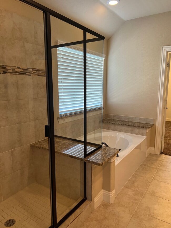 Building Photo - Cameron Lane