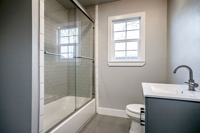 Building Photo - Must see this Renovated home located in Da...