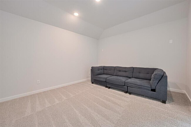 Building Photo - 307 Roselle Leaf Dr