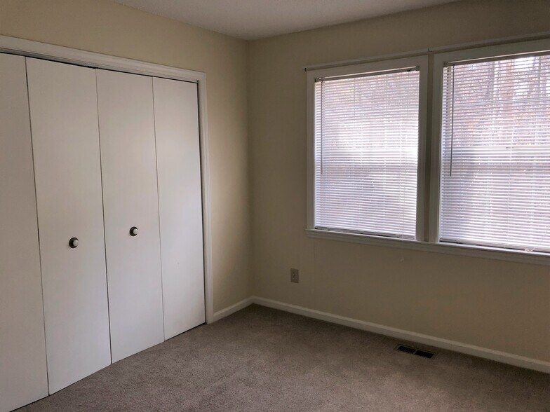 Building Photo - 122 Marlowe Ct