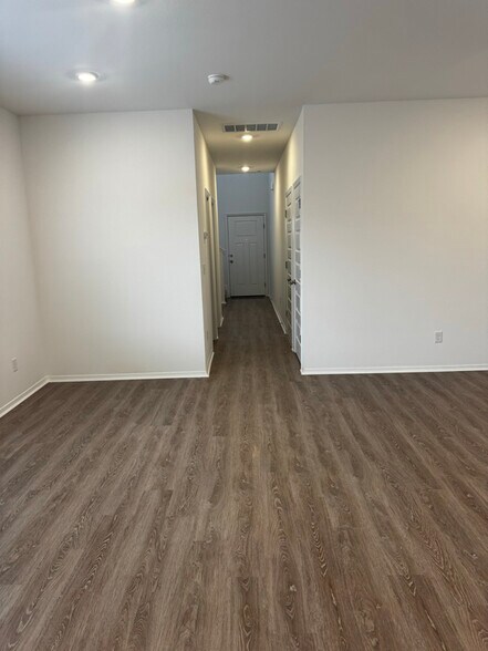 Building Photo - 6813 SW Dignity Ave