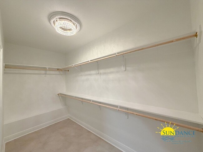 Building Photo - Custom-crafted details shine throughout this stunning 3-bedroom home in Magnolia at the Bluffs in...