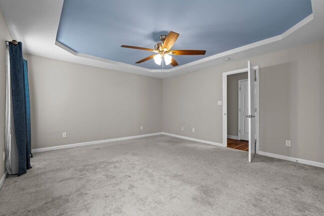 Building Photo - 3 Bed 2 Bath Convenient to Fayetteville and Raleigh